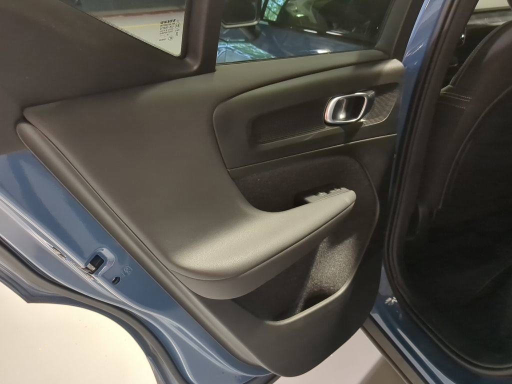 Used 2024 Volvo XC40 Recharge Plus w/ Protection Package Premier AWD/4WD image 11