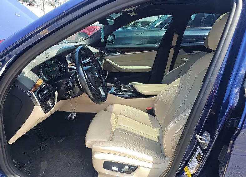 Used 2019 BMW 530i w/ Premium Package RWD image 3