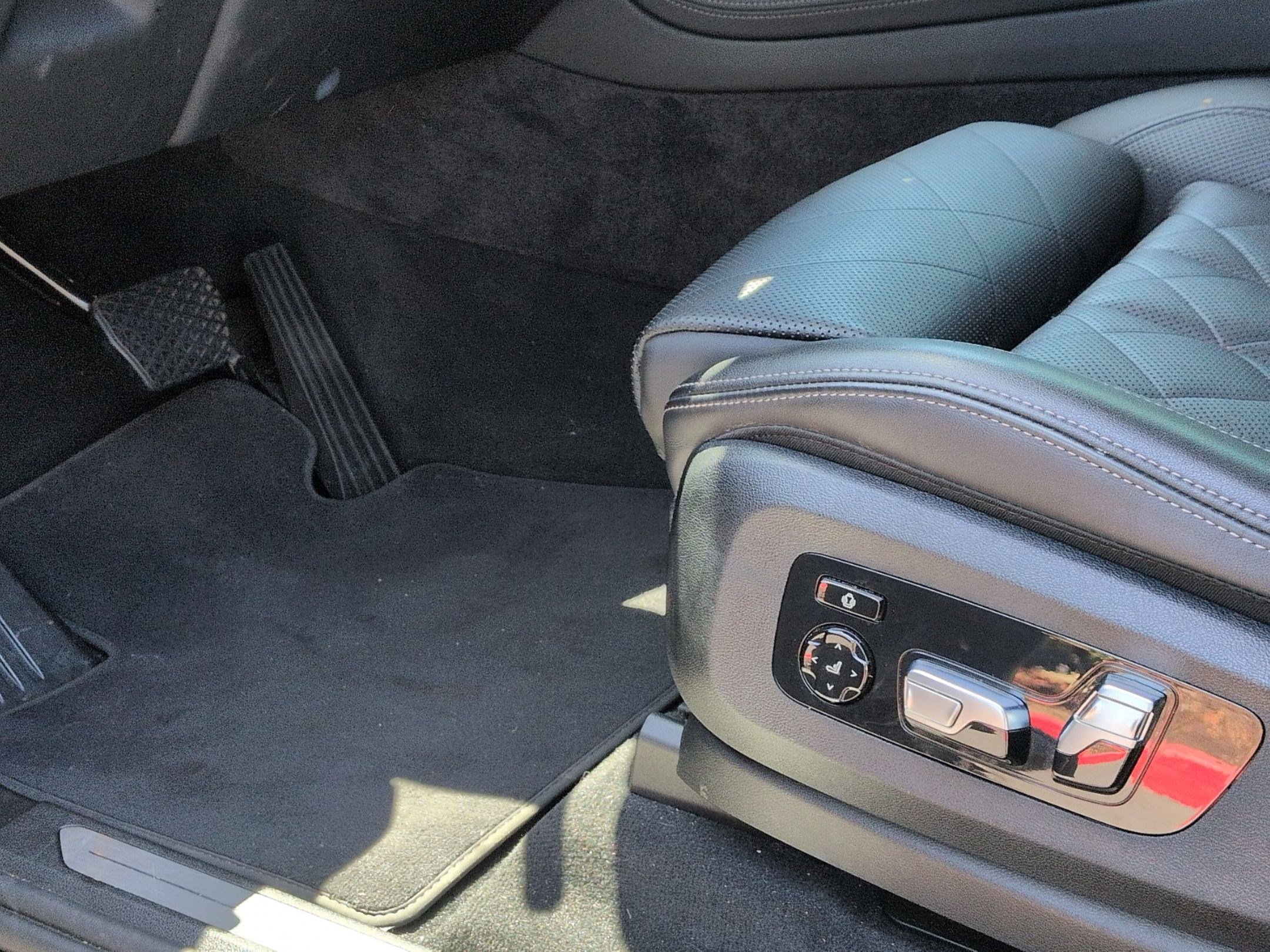 Certified 2024 BMW X7 xDrive40i AWD/4WD image 17
