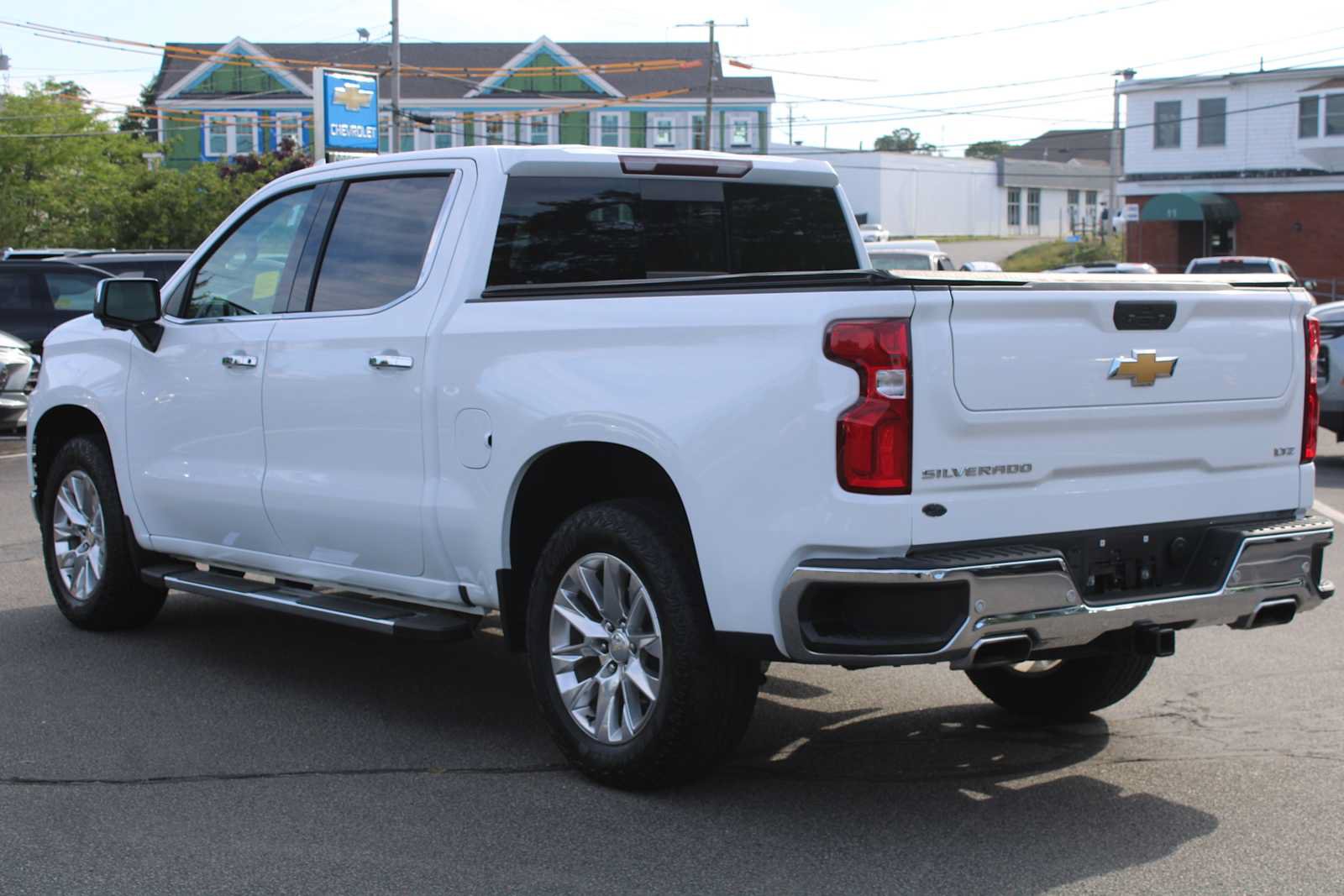 Certified 2021 Chevrolet Silverado 1500 LTZ w/ LTZ Premium Package AWD/4WD image 5