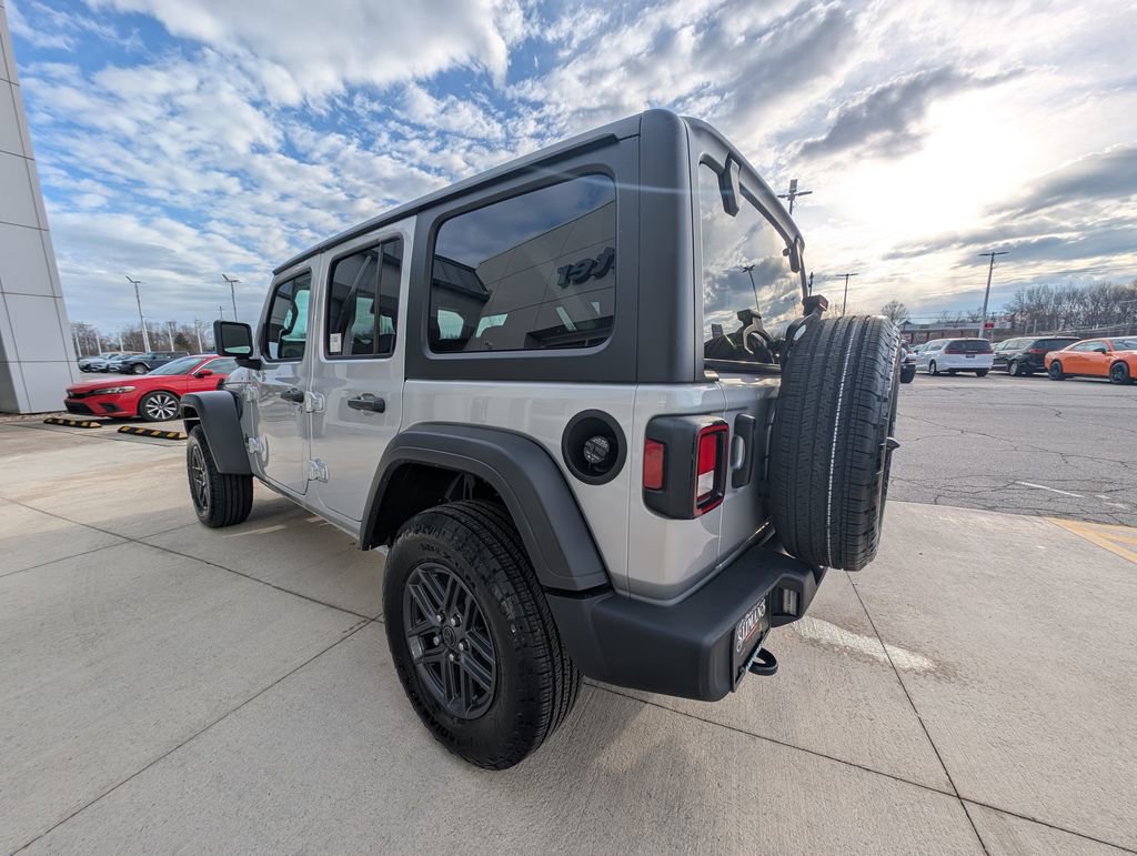 Used 2024 Jeep Wrangler Sport S image 6