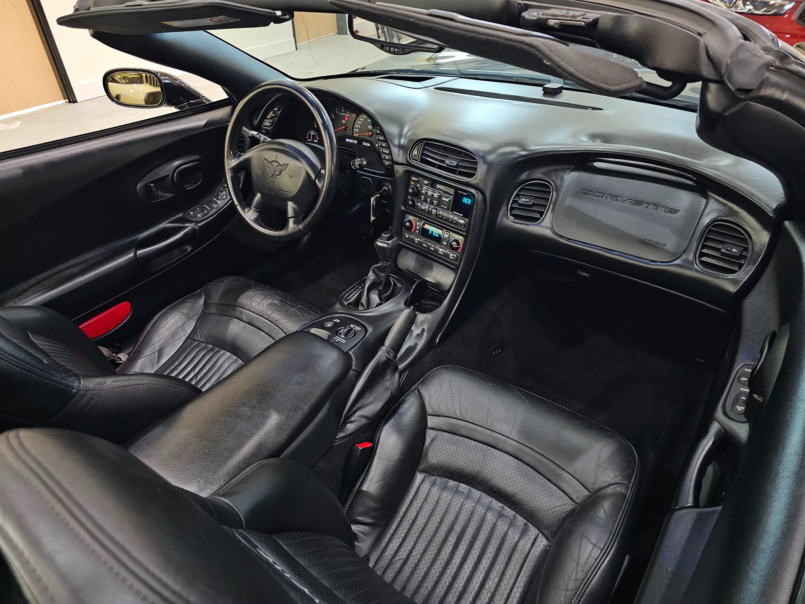 Used 2004 Chevrolet Corvette Convertible w/ Preferred Equipment Group RWD image 29