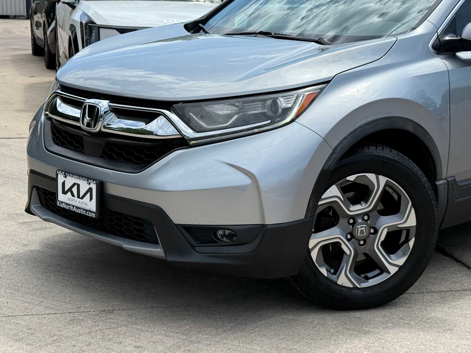 Used 2018 Honda CR-V EX image 2