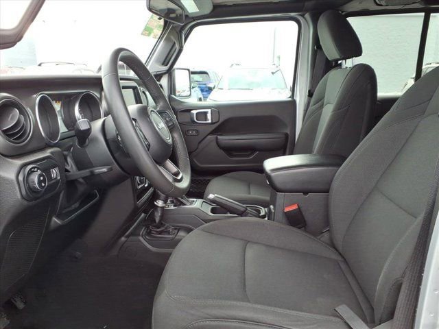 Used 2023 Jeep Gladiator Sport AWD/4WD image 23