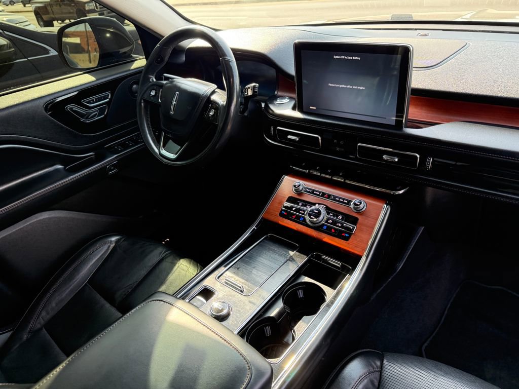 Used 2020 Lincoln Aviator Reserve w/ Elements Package Plus image 3