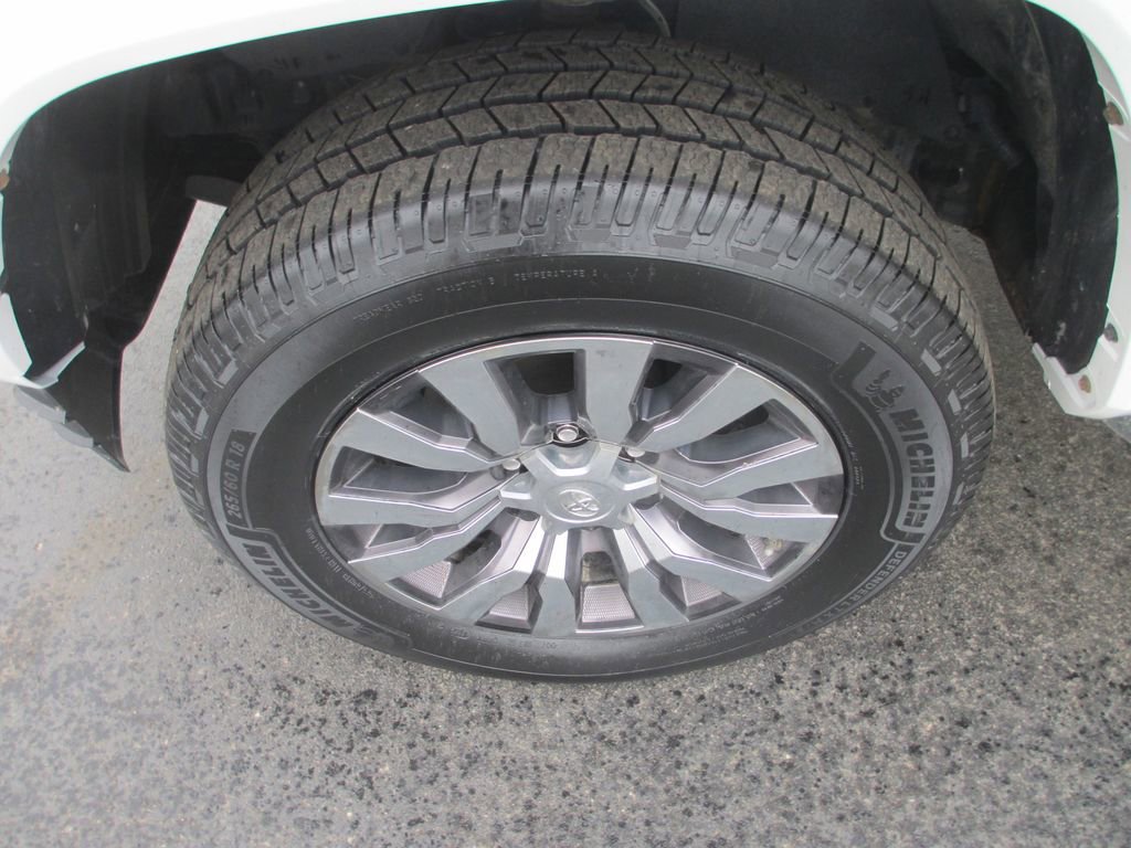 Used 2020 Toyota Tacoma Limited image 16