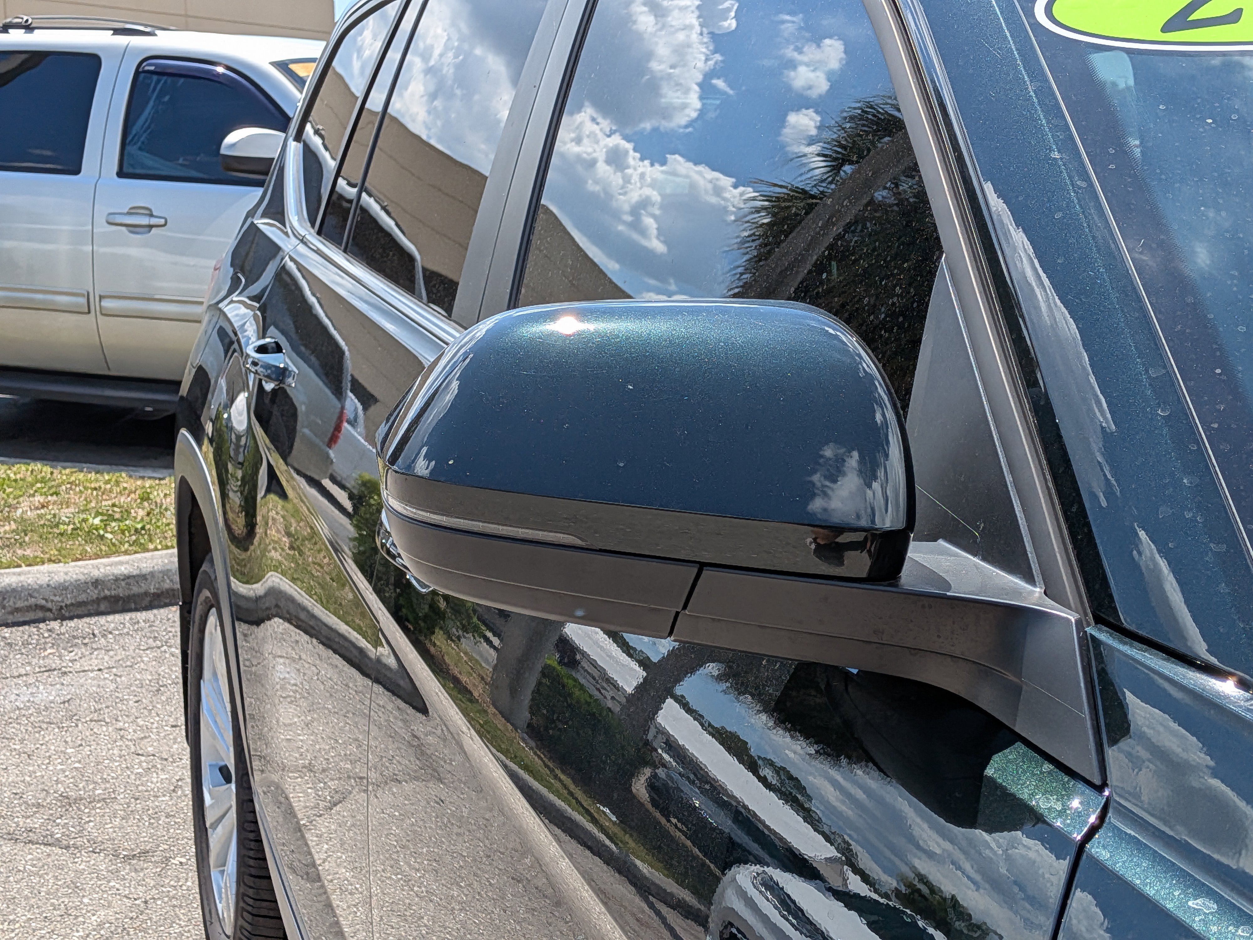 Used 2021 Volkswagen Atlas SE w/ Panoramic Sunroof Package image 12