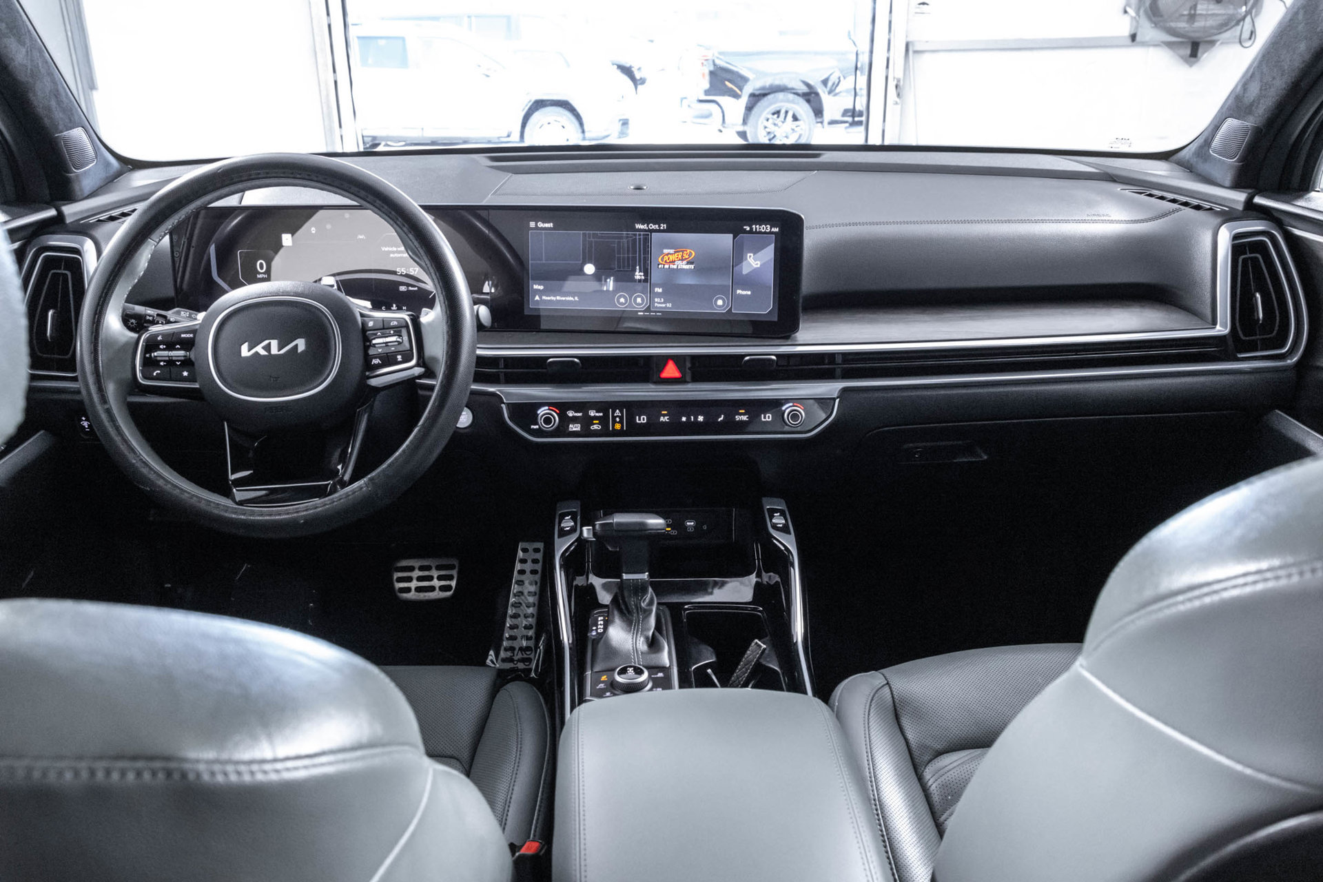 Used 2024 Kia Sorento SX Prestige w/ Sage Leather Package AWD/4WD image 25
