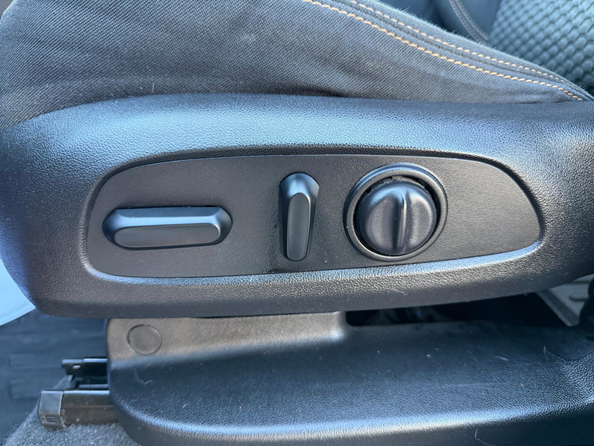 Used 2018 GMC Terrain SLE w/ Driver Convenience Package image 36