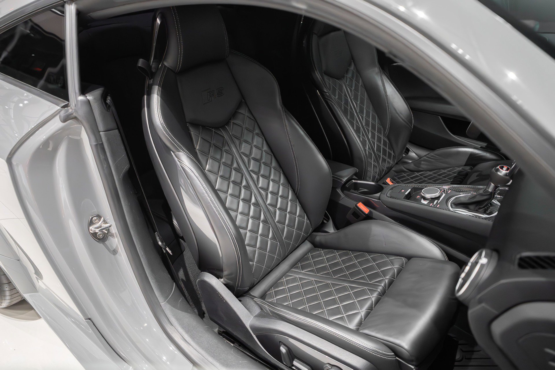 Used 2018 Audi TT RS w/ Technology Package image 26