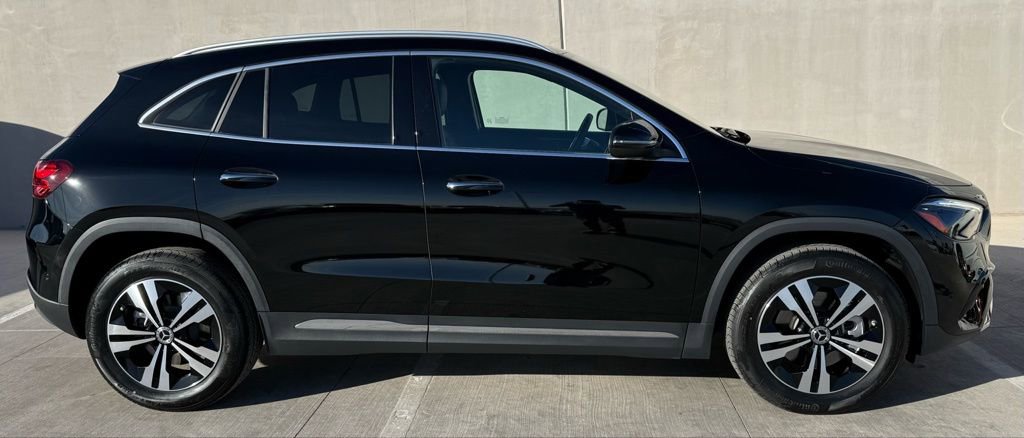Used 2025 Mercedes-Benz GLA 250 image 3