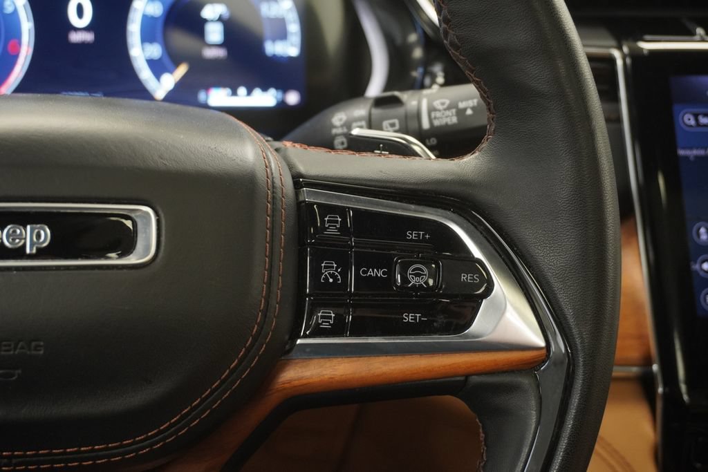 Used 2024 Jeep Grand Cherokee L Summit AWD/4WD image 40
