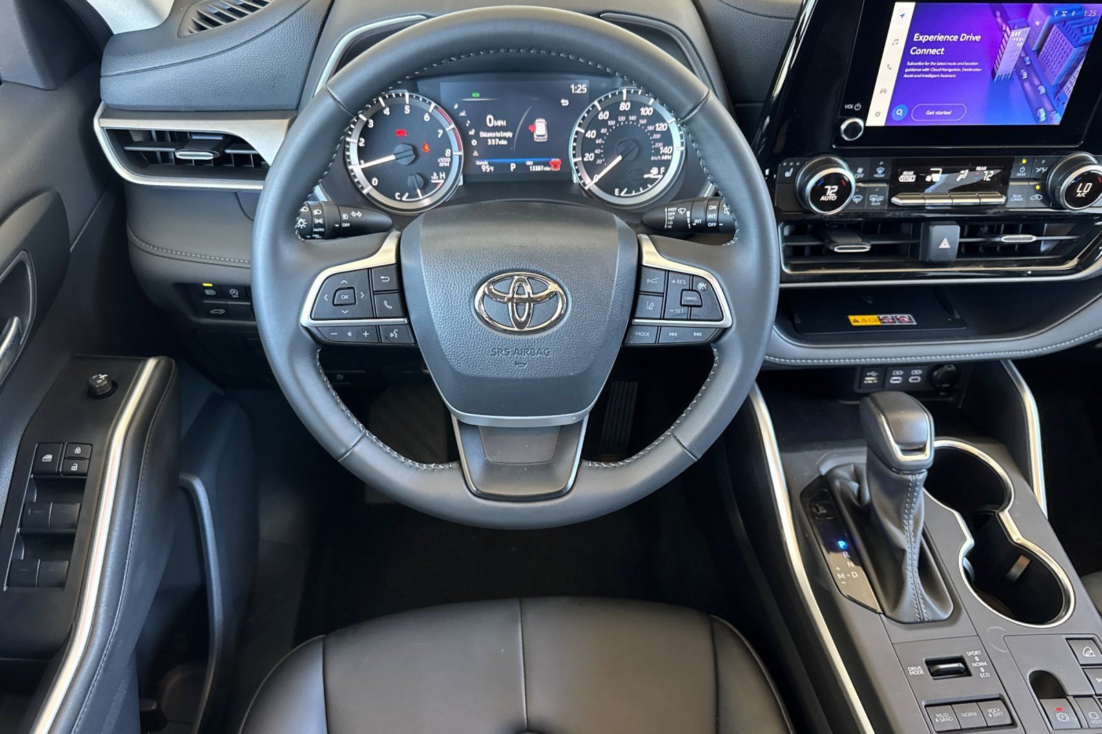 Used 2026 Toyota Highlander XLE AWD/4WD image 29