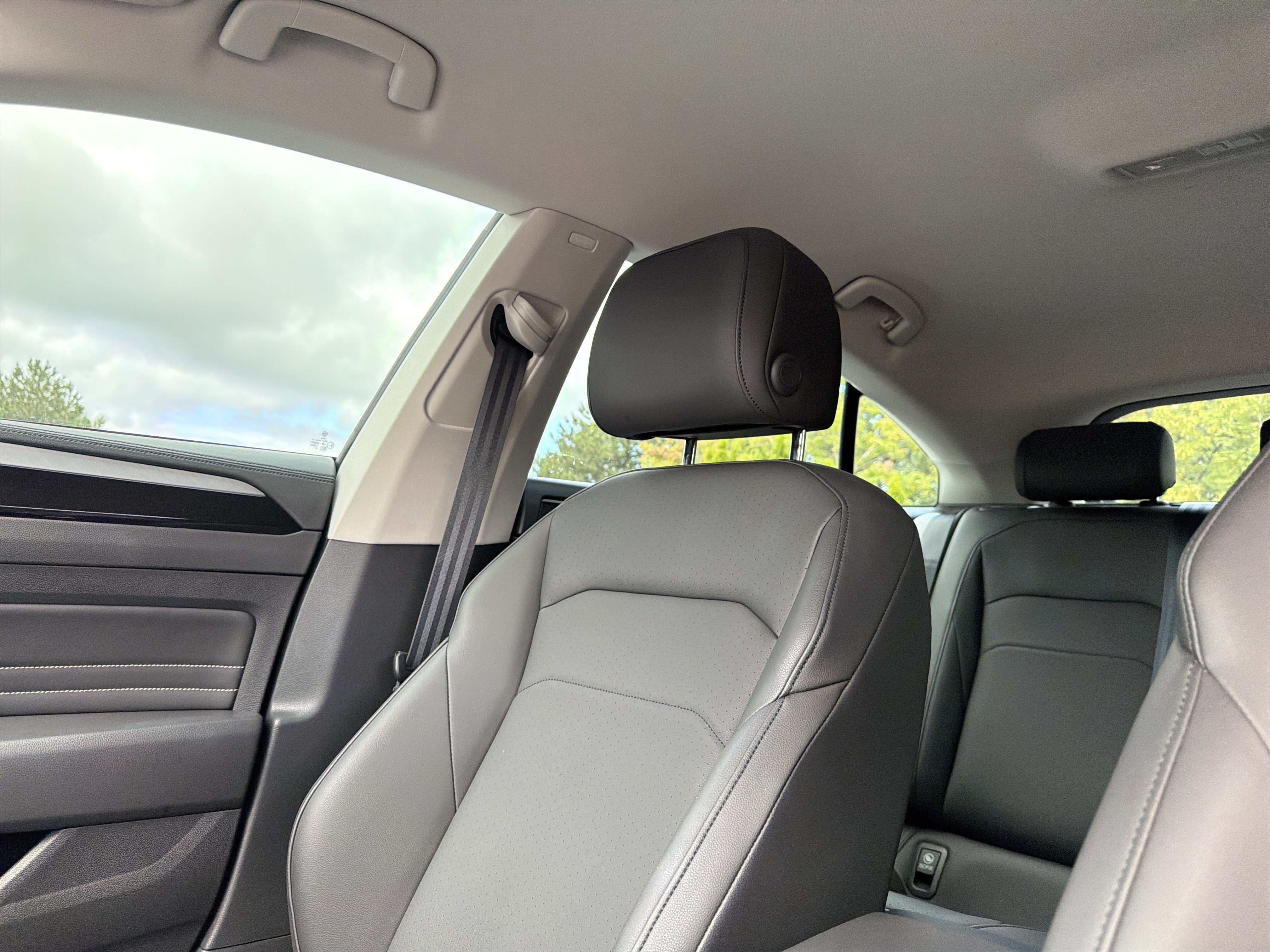 Used 2021 Volkswagen Arteon SE FWD image 17