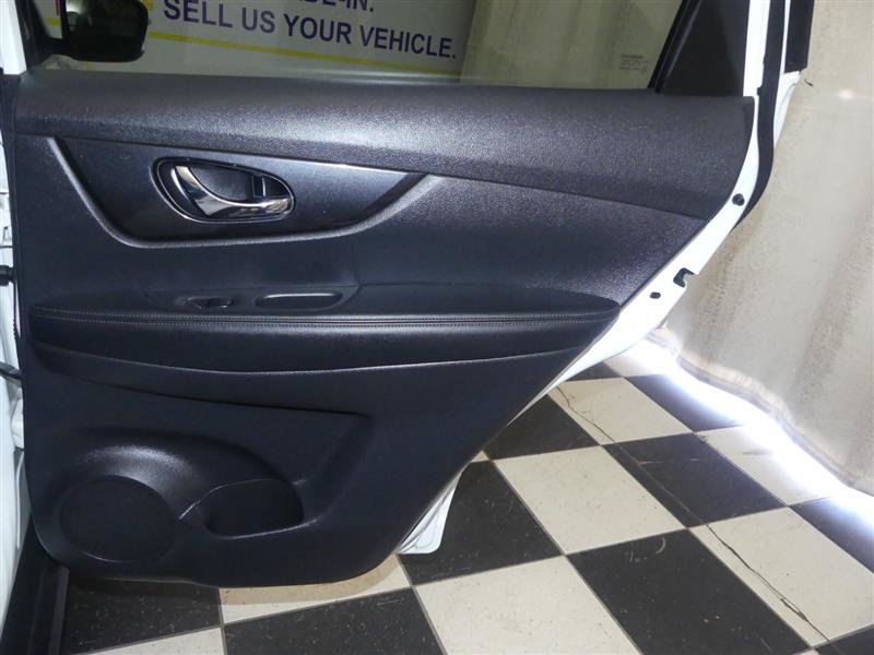 Used 2017 Nissan Rogue SV AWD/4WD image 24
