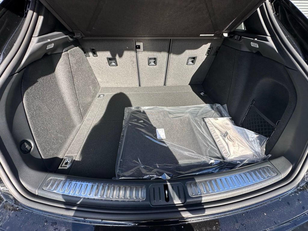 Certified 2026 Porsche Macan S AWD/4WD image 42