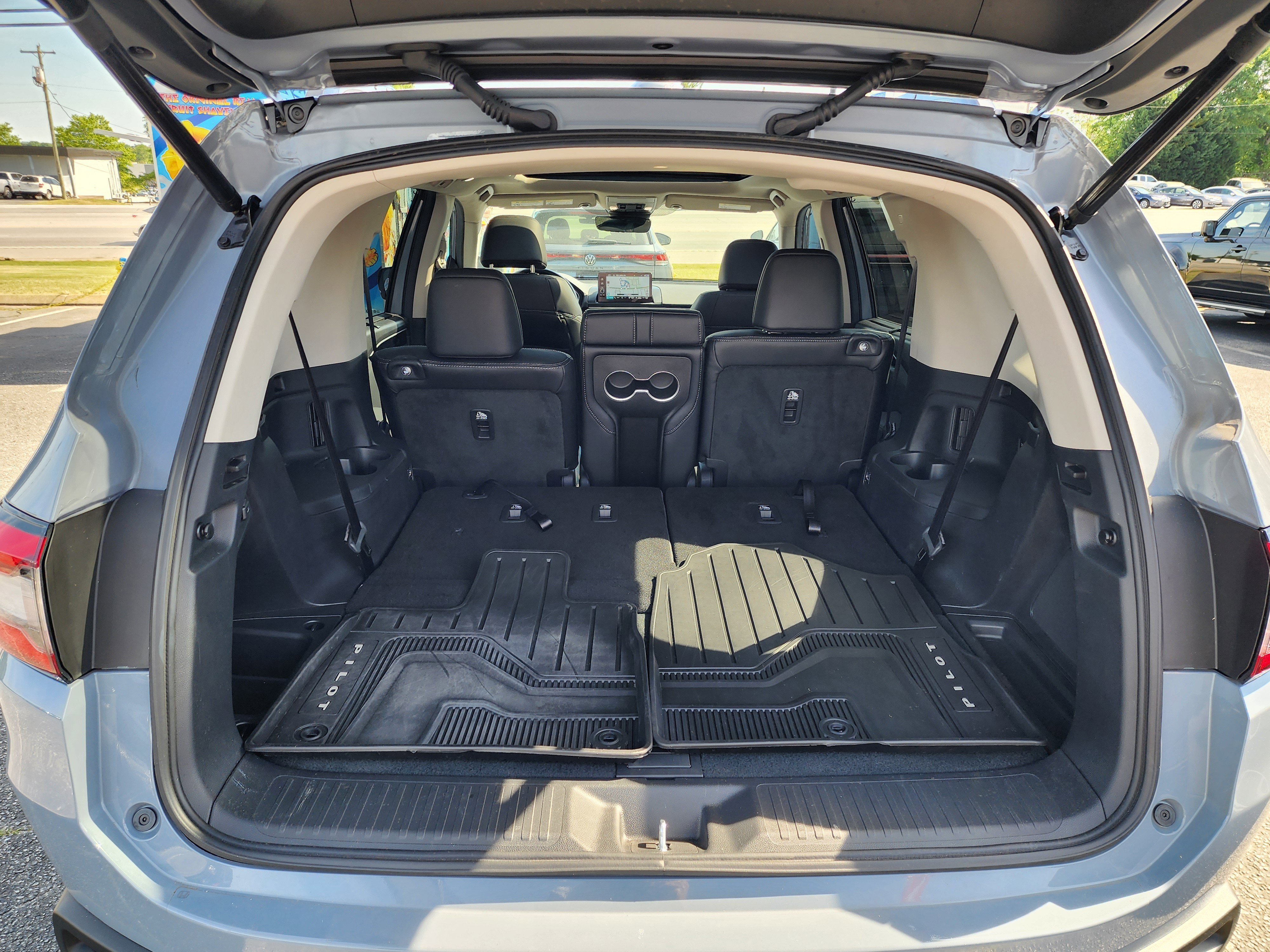 Certified 2025 Honda Pilot Touring image 6