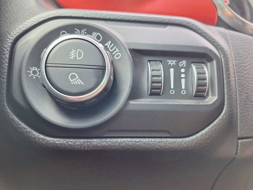 Used 2021 Jeep Gladiator Rubicon AWD/4WD image 11
