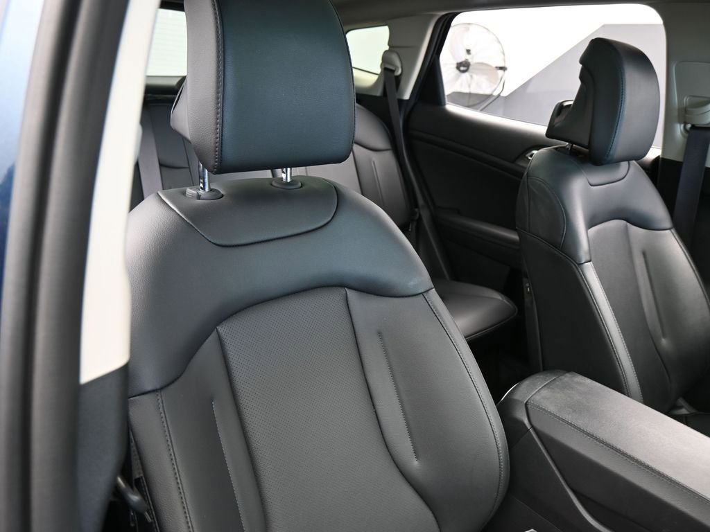 Used 2025 Kia Sportage EX w/ EX Premium Package image 41