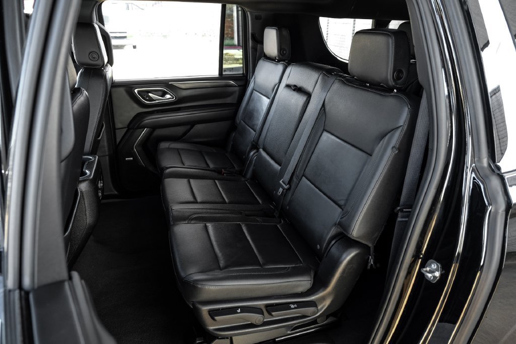 Used 2024 Chevrolet Suburban LT RWD image 39
