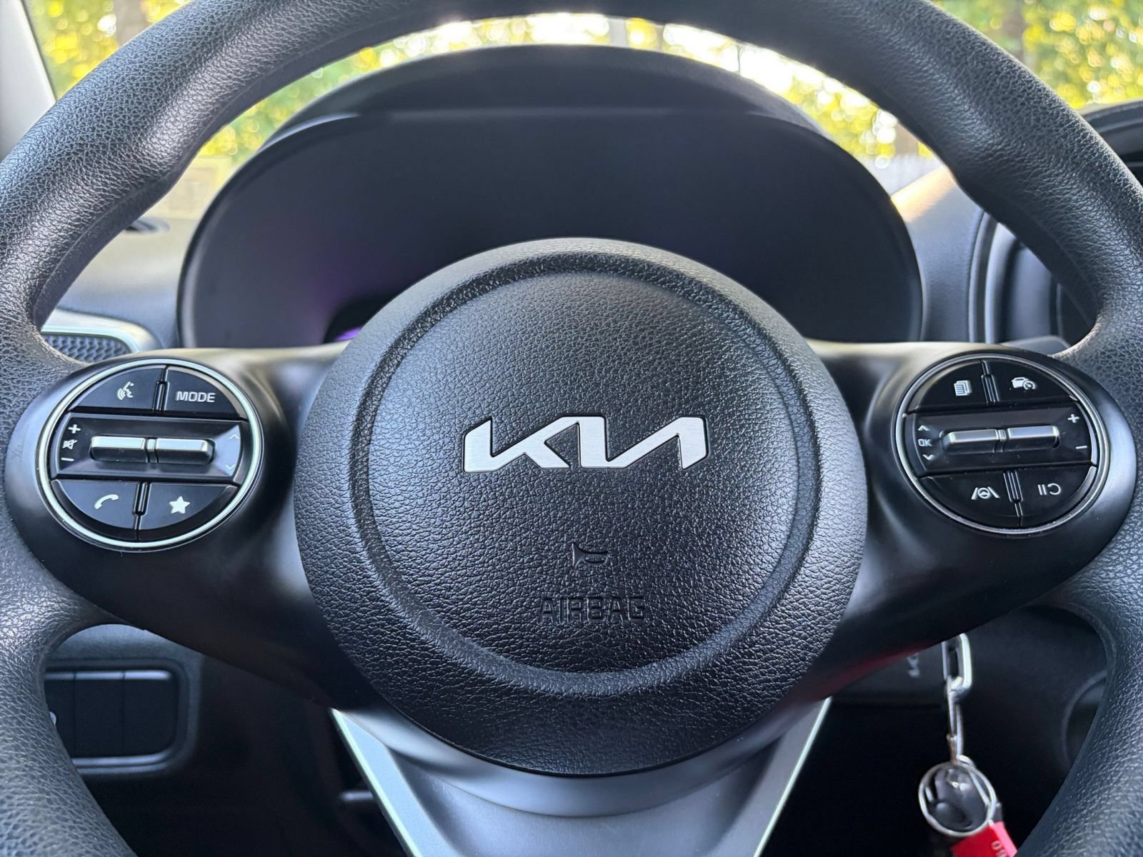 Used 2025 Kia Soul LX w/ LX Technology Package FWD image 25