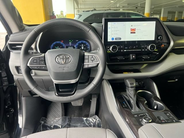 Certified 2026 Toyota Highlander Limited w/ Protection Package #3 (TMS) AWD/4WD image 13
