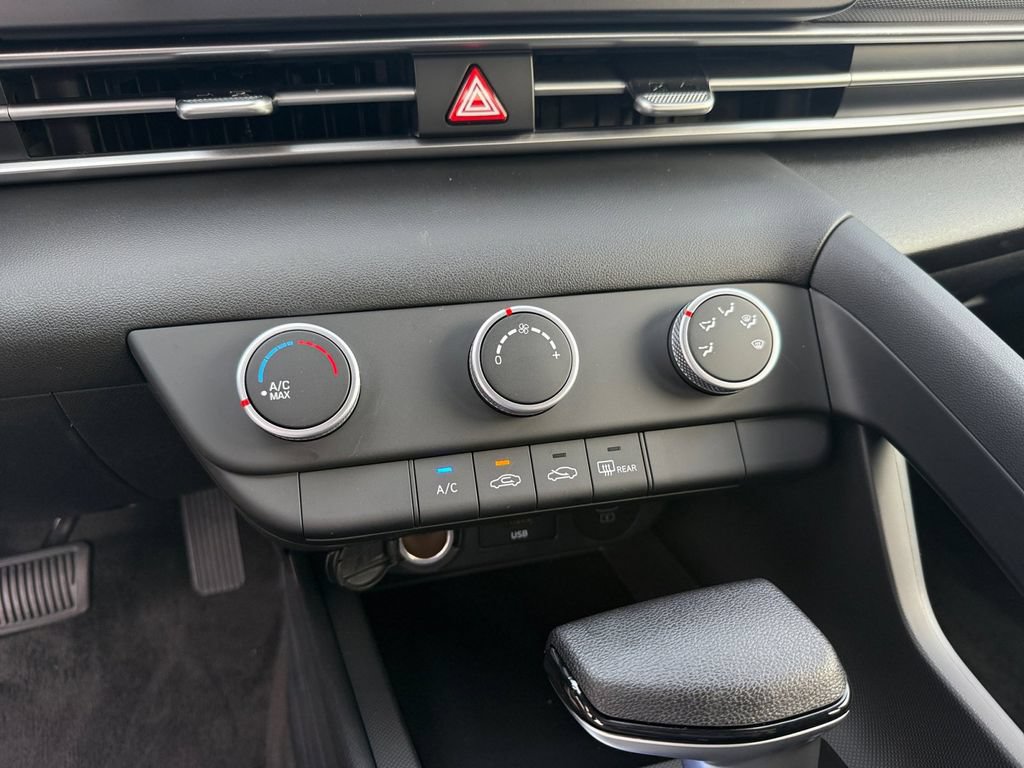 New 2026 Hyundai Elantra SE FWD image 19