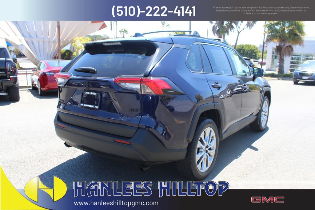 Used 2023 Toyota RAV4 XLE Premium FWD image 7