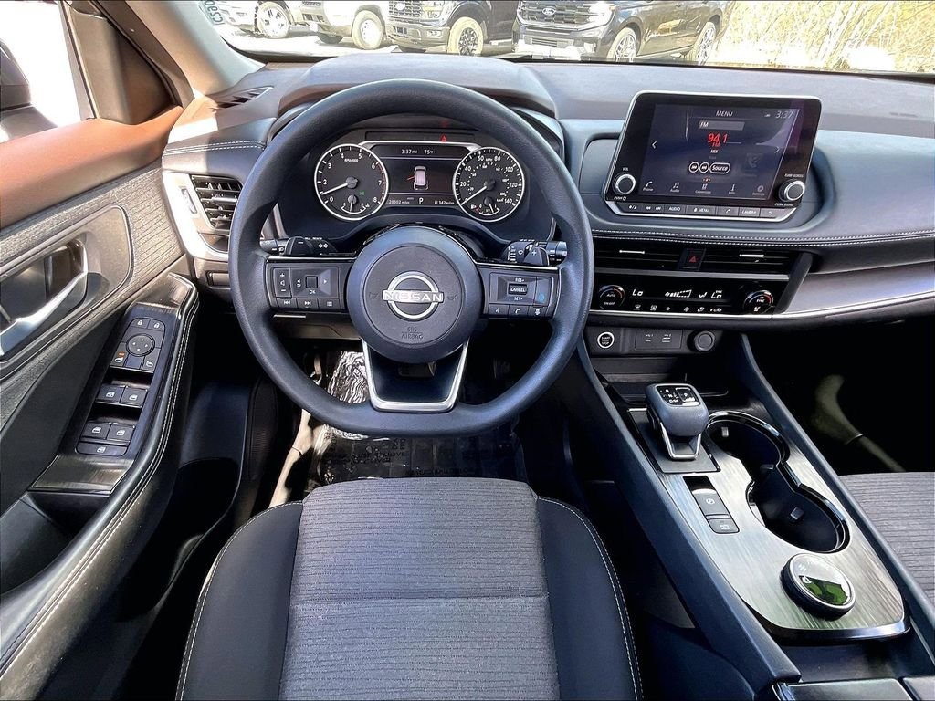 Used 2023 Nissan Rogue SV AWD/4WD image 16