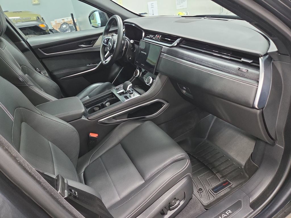 Used 2025 Jaguar F-PACE R-Dynamic S AWD/4WD image 18