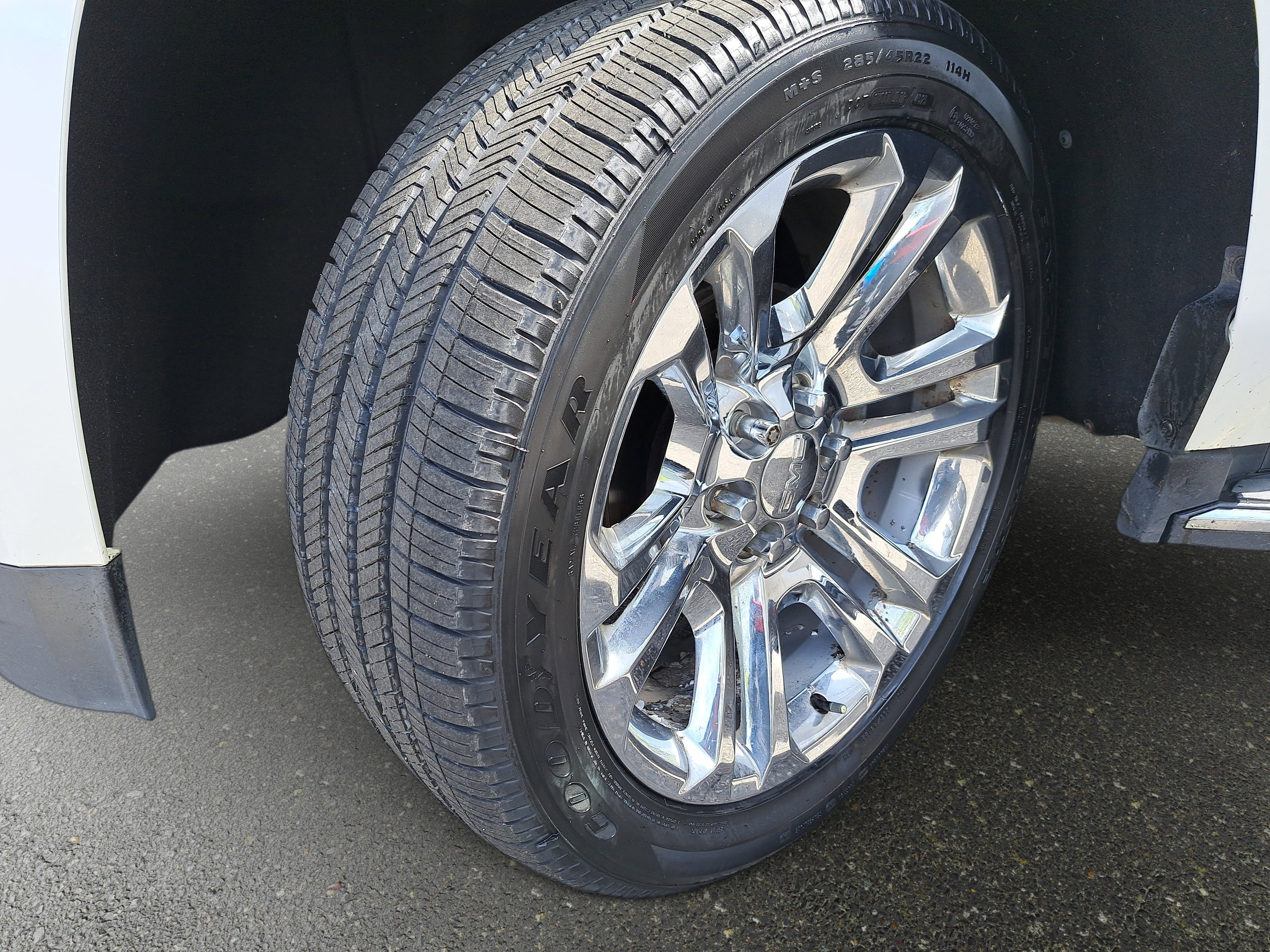 Used 2017 GMC Yukon XL SLT w/ Premium Edition image 33