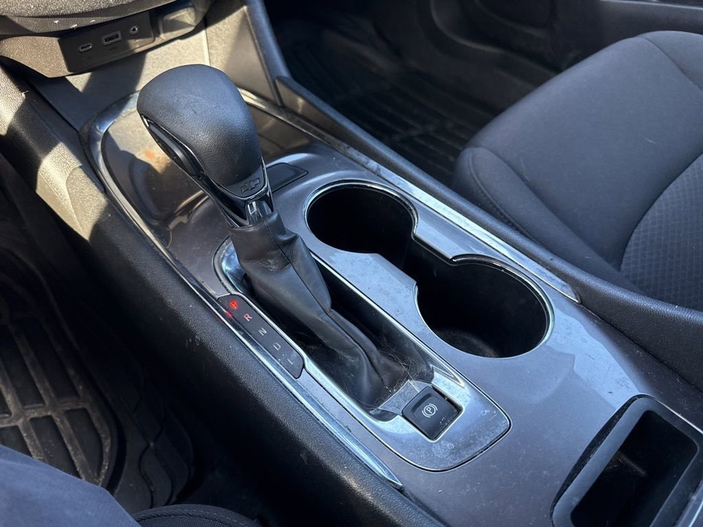 Used 2022 Chevrolet Malibu LT image 24