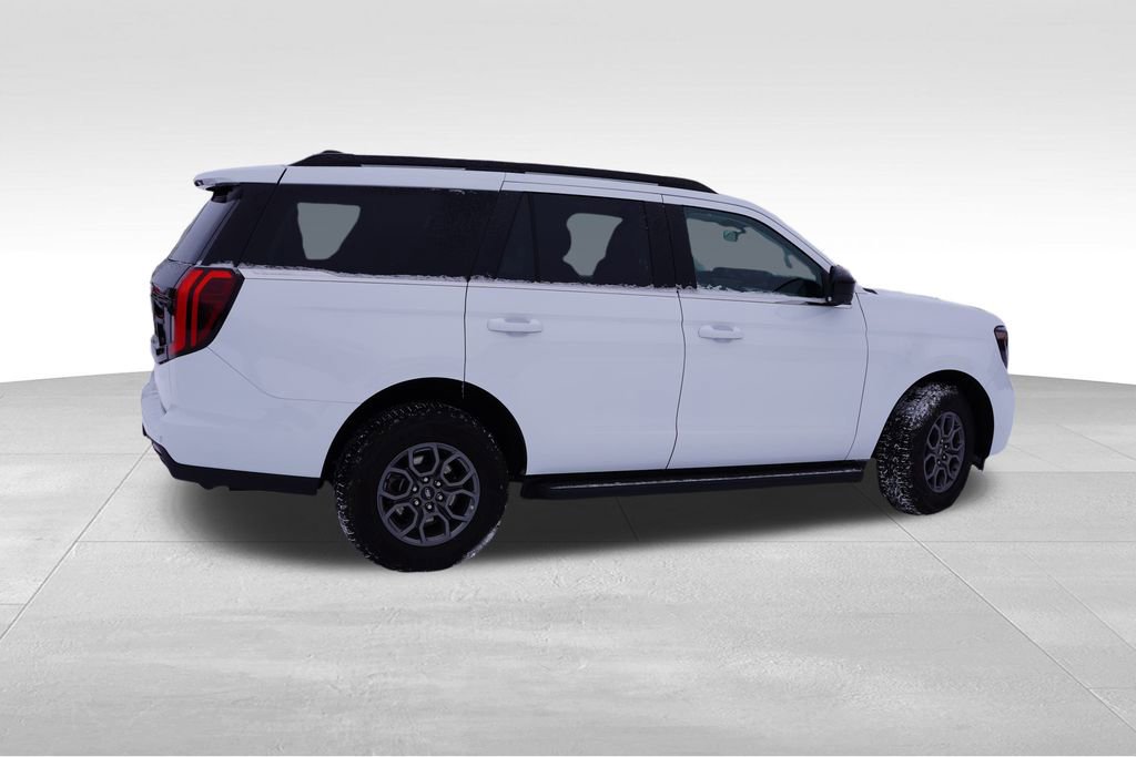 Certified 2025 Ford Expedition Active image 4