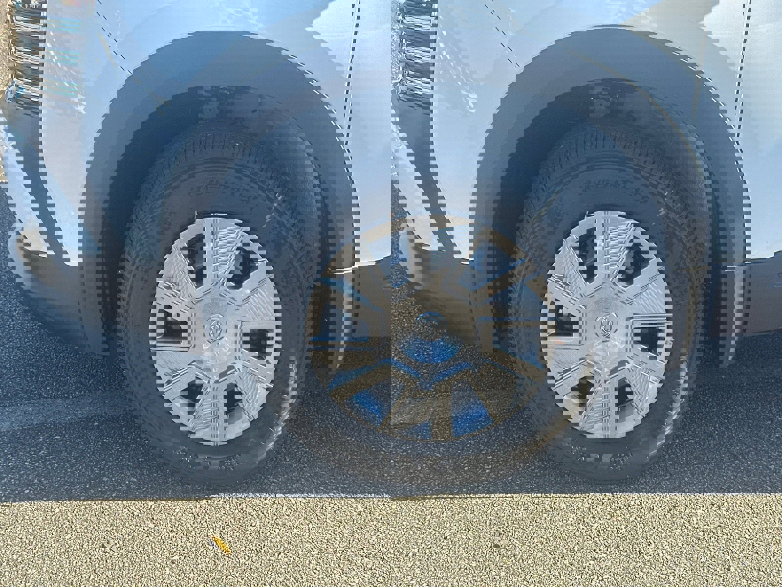 New 2026 Nissan Kicks S image 11