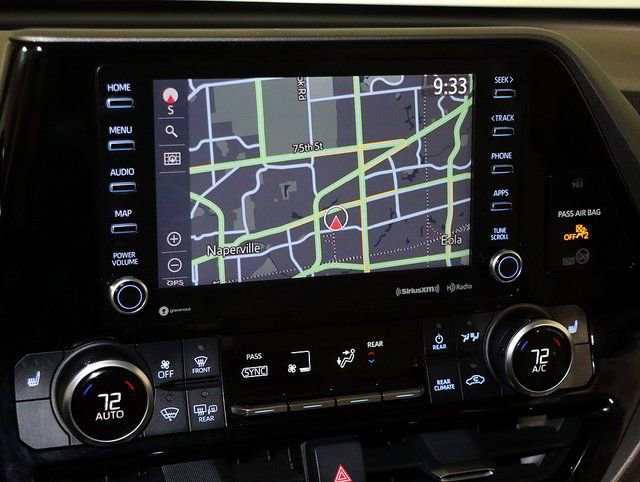 Used 2020 Toyota Highlander XLE image 19