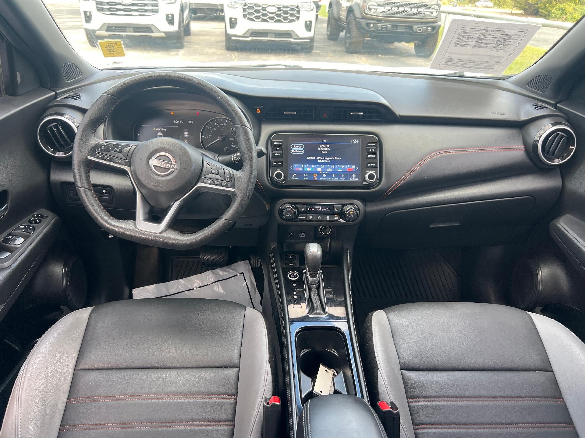Used 2023 Nissan Kicks SR w/ SR Premium Package FWD image 14