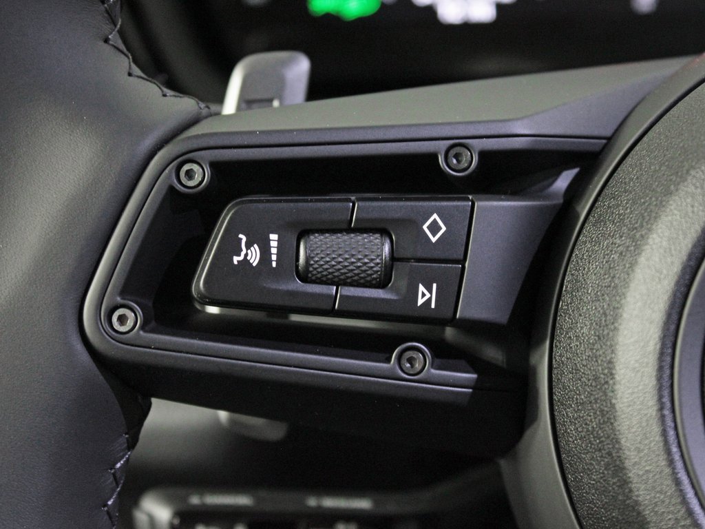 Used 2025 Porsche Cayenne E-Hybrid image 25