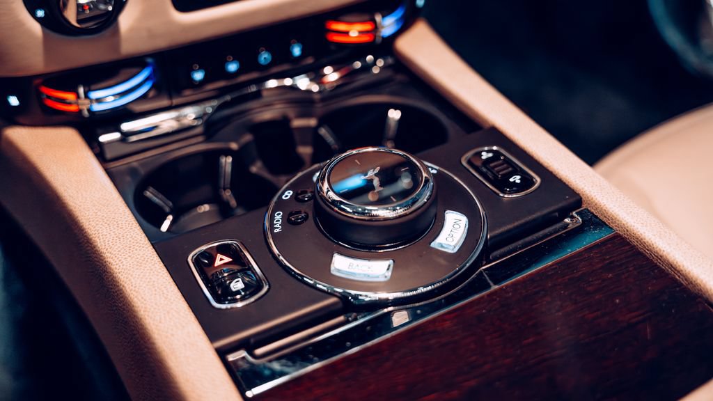 Used 2014 Rolls-Royce Wraith RWD image 5