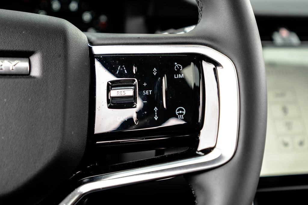 Used 2025 Land Rover Discovery Sport S image 16