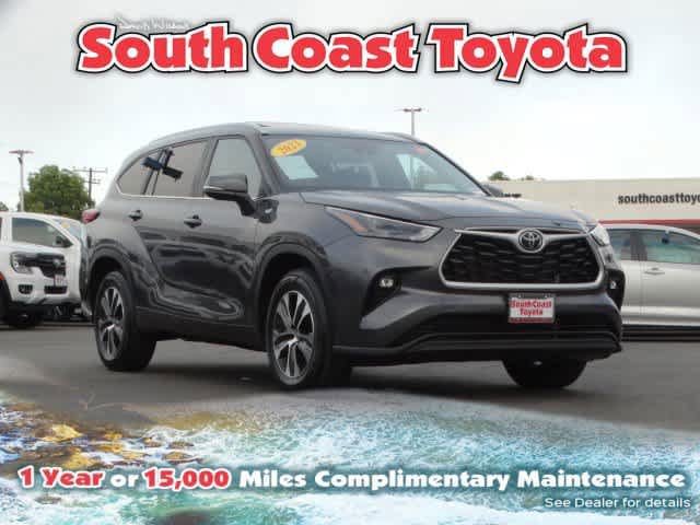 Used 2023 Toyota Highlander XLE