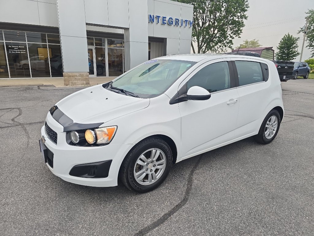 Used 2016 Chevrolet Sonic LT FWD image 2