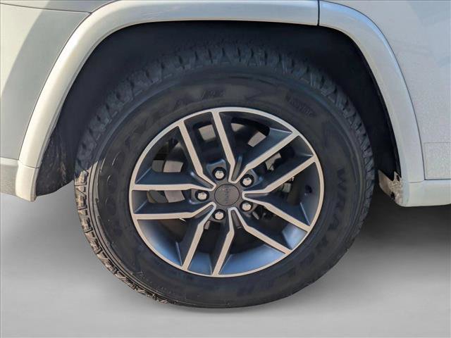 Used 2020 Jeep Grand Cherokee Overland AWD/4WD image 9