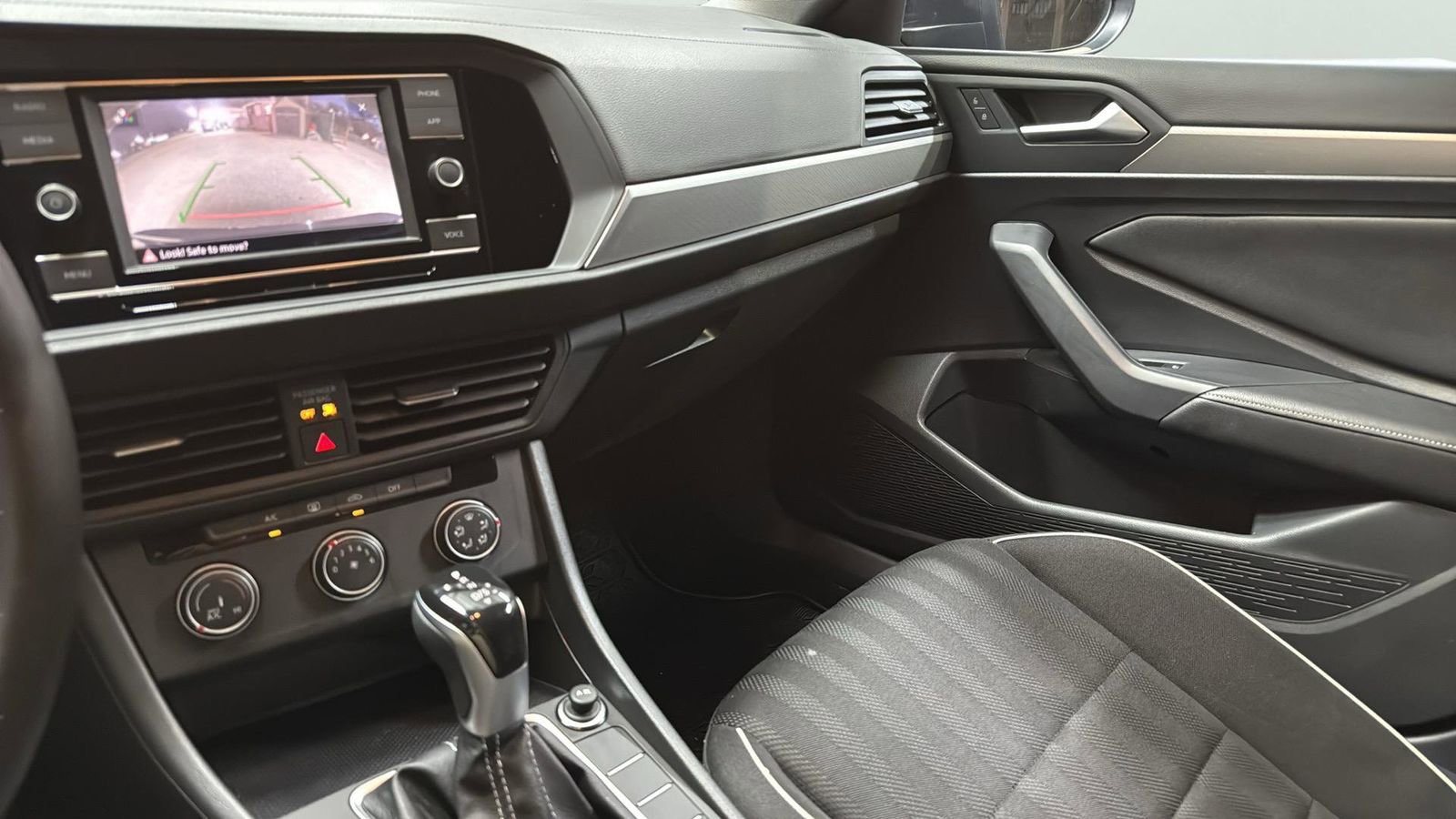 Used 2023 Volkswagen Jetta Sport image 21