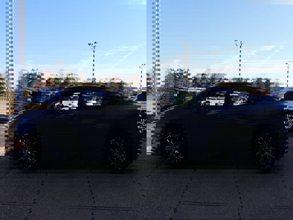 Used 2024 Toyota Prius Limited image 3