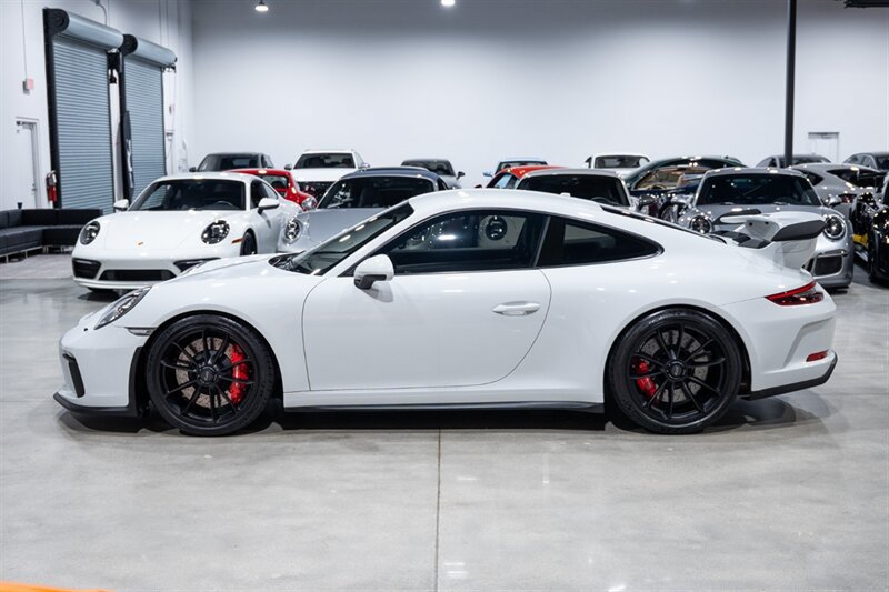 Used 2018 Porsche 911 GT3 RWD image 3