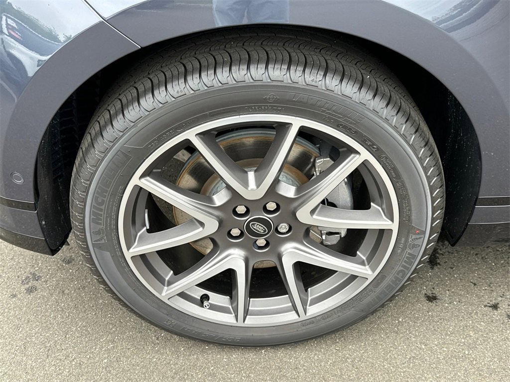 New 2026 Land Rover Range Rover Velar Dynamic SE image 8