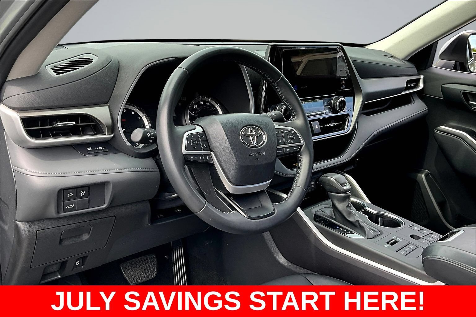 Used 2024 Toyota Highlander XLE AWD/4WD image 22
