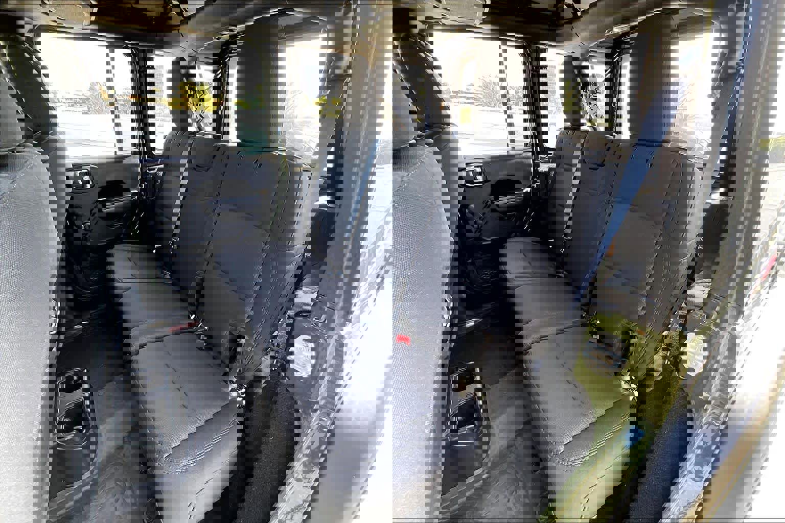 Used 2022 Jeep Wrangler Unlimited Sport image 17