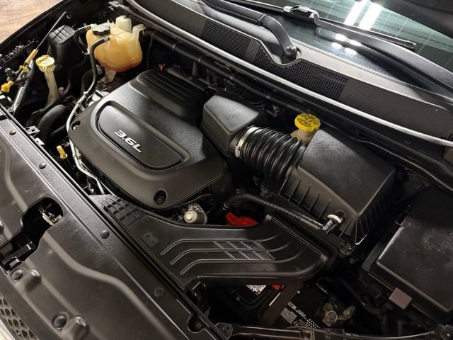 Used 2017 Chrysler Pacifica Limited FWD image 56