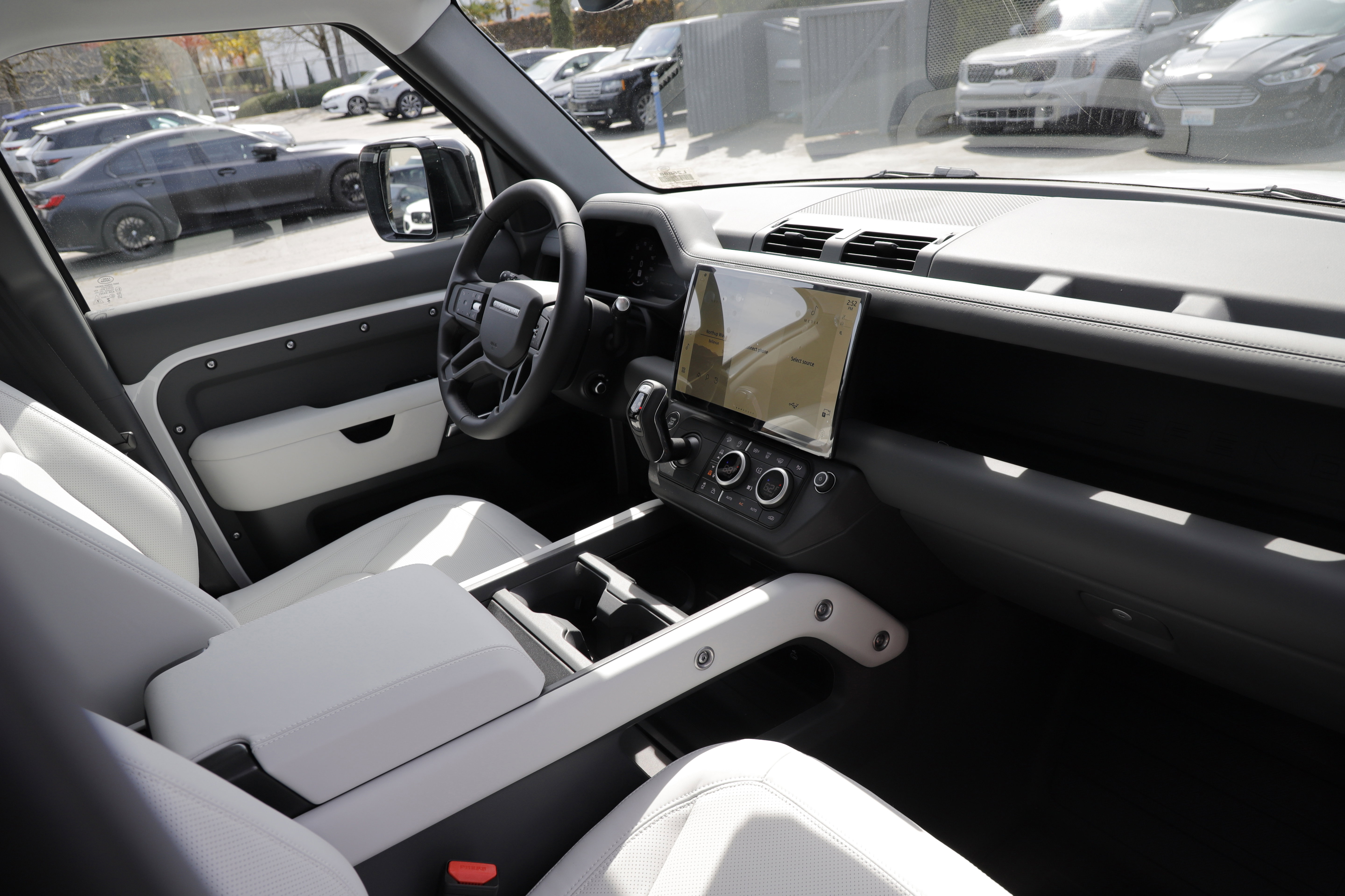 New 2026 Land Rover Defender 110 X-Dynamic SE image 13